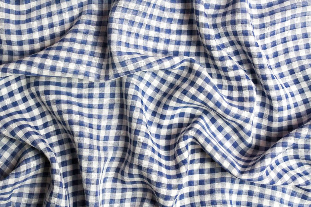 Detail of the cotton gingham braid texture