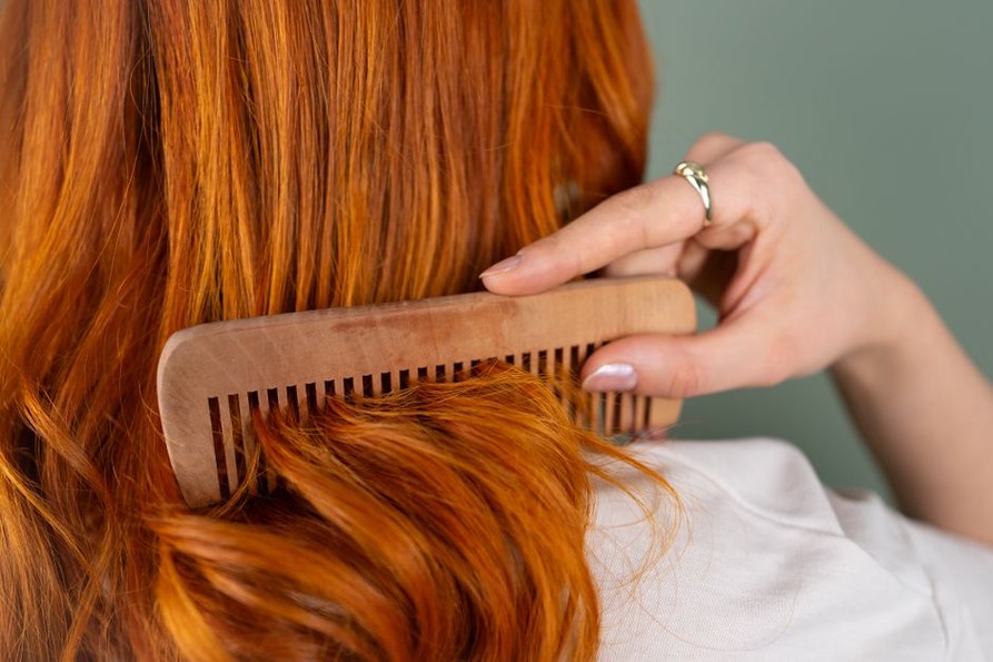 tortoiseshell hair comb styled with vintage-inspired waves