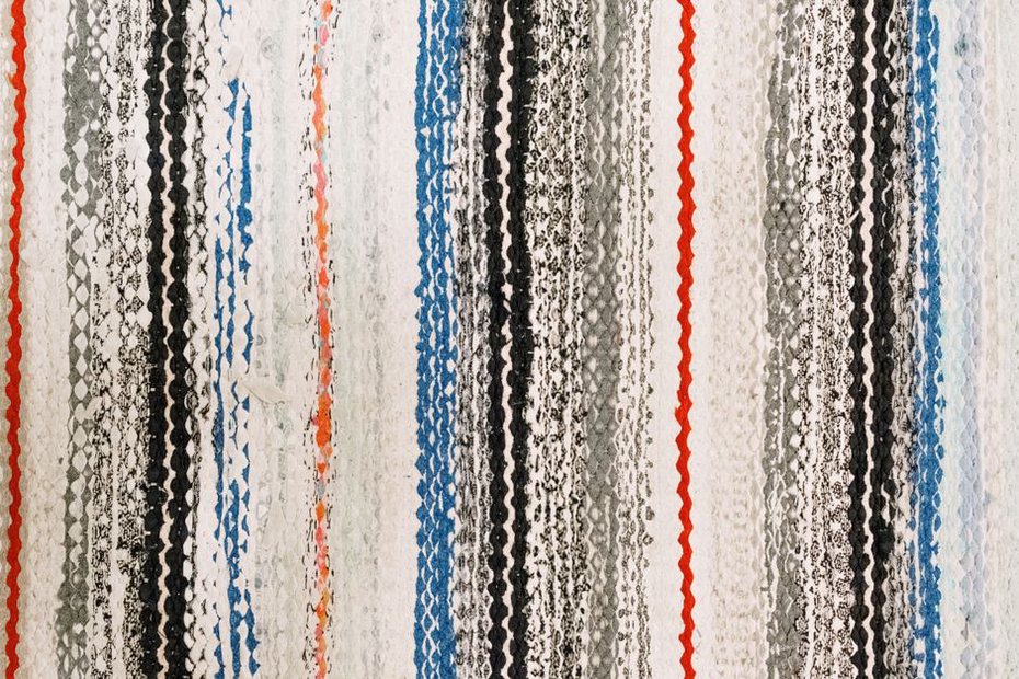 Cotton ric rac trim showing its characteristic scalloped zigzag weave