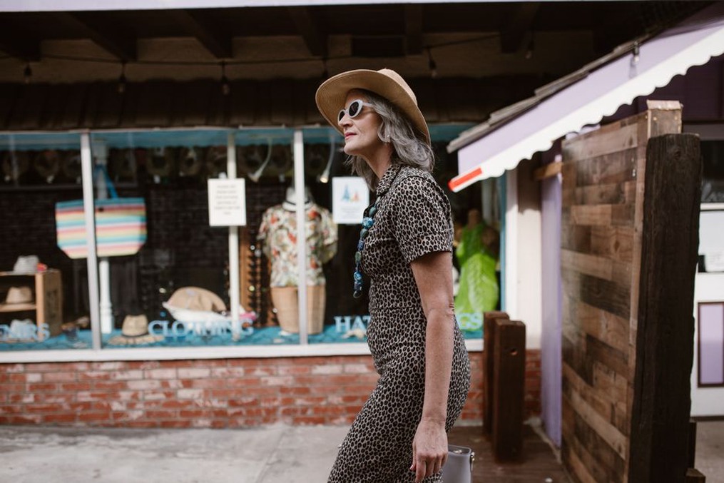 styling a leopard print turban headband with modern clothing