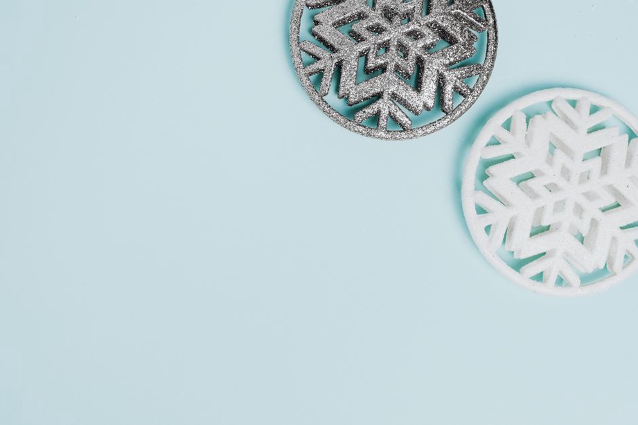 Silver-plated snowflake barrette with rhinestone centre from a 1950s British collection