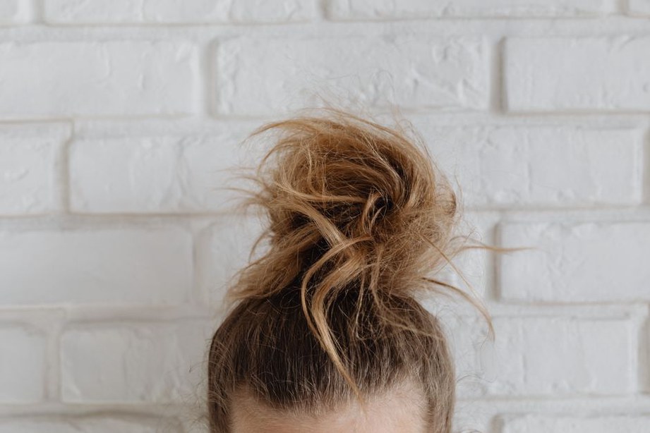 Styling the Lottie claw in a relaxed updo